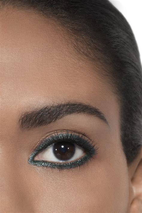 chanel stylo yeux waterproof vert emeraude|Chanel stylo yeux waterproof eyeliner.